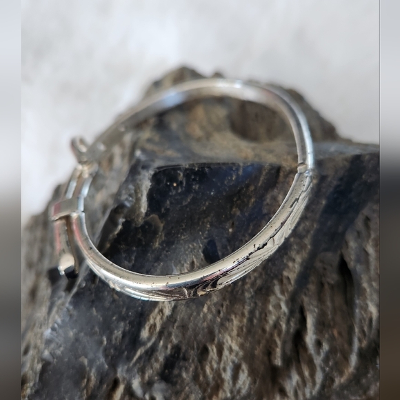 Vintage Buckle Bracelet - Picture 7 of 14